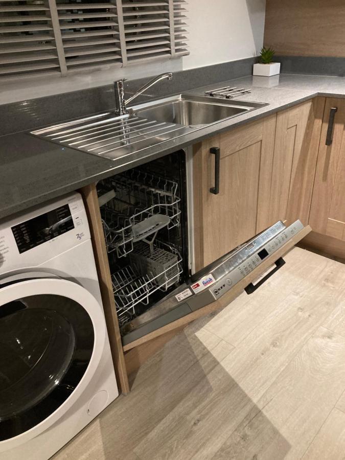 Chapel Court Apartments Cannock Luaran gambar