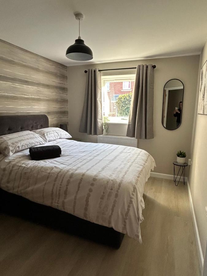 Chapel Court Apartments Cannock Luaran gambar